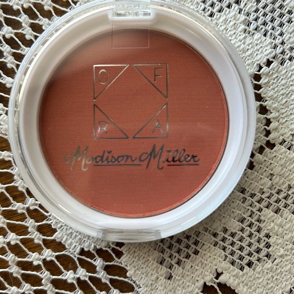 OFRA Madison Miller new blush - Picture 1 of 3